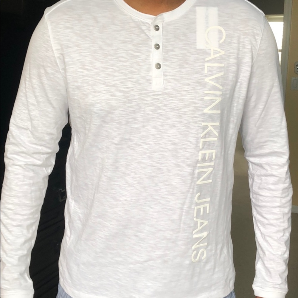 NWT Men’s Calvin Klein Long Sleeve Henley